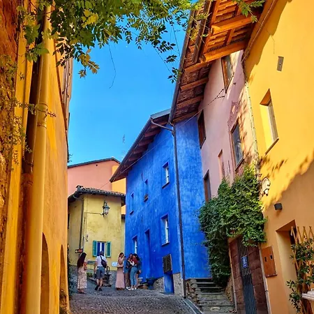 La Blu Di Via Silvano 8 Monforte dʼAlba