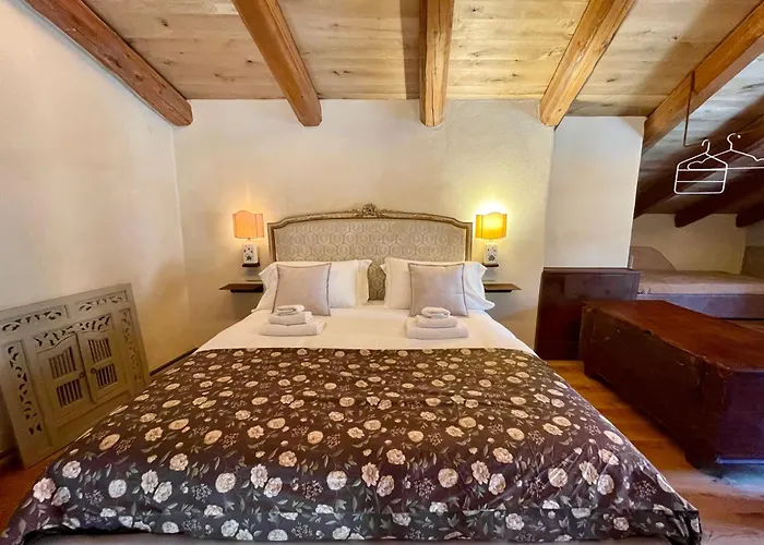 La Blu Di Via Silvano 8 Гостевой дом Монфорте-д'Альба